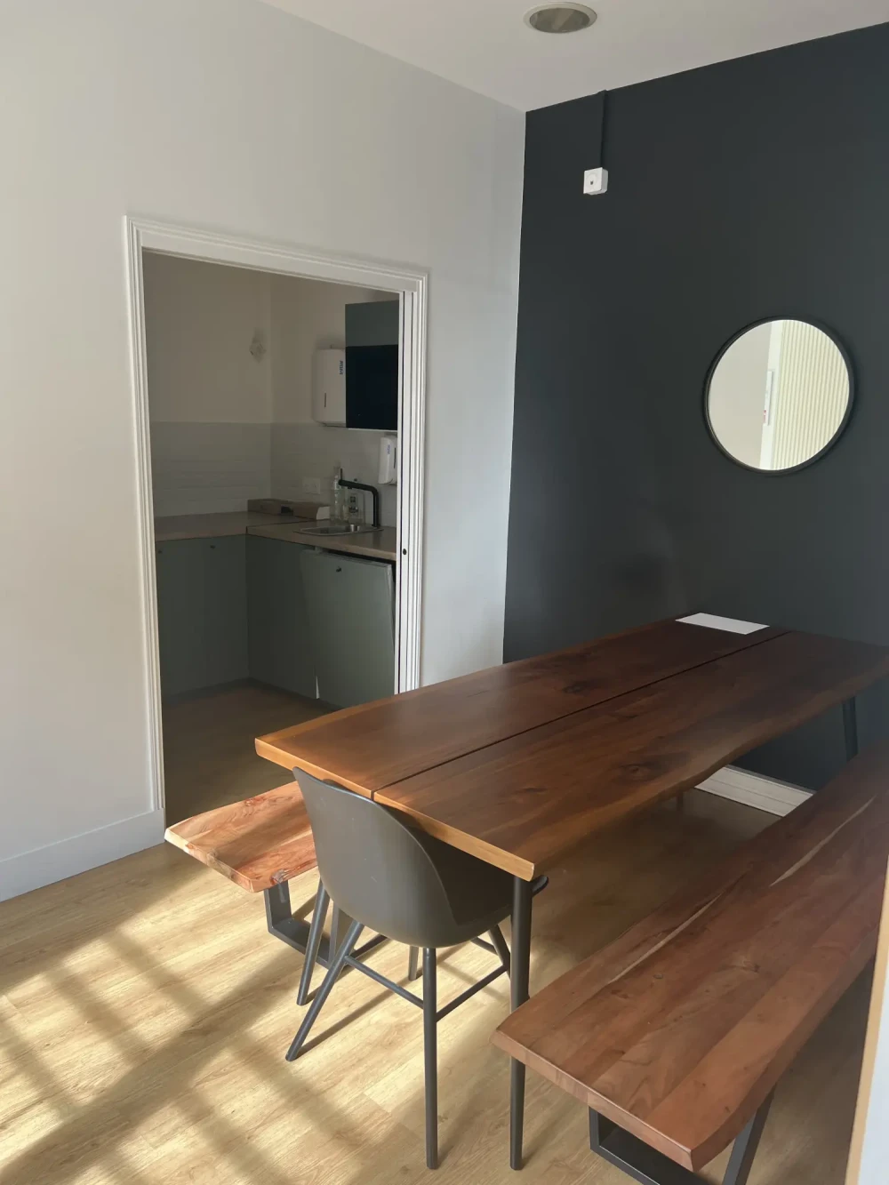 Espace indépendant - 75002 - 12 postes - 7500€