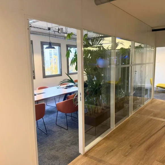 Espace indépendant 550 m² 46 postes Coworking Quai de Valmy Paris 75010 - photo 3