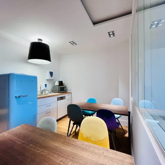 Bureau privé 15 m² 1 poste Coworking Rue de Forbin Marseille 13002 - photo 5