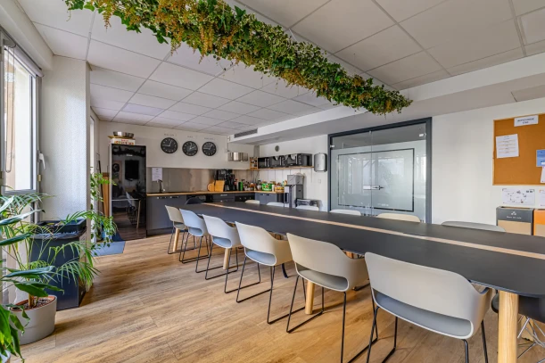 Bureau privé - 75009 - 3 postes - 1000€