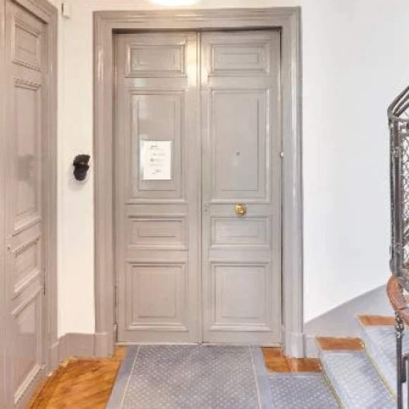 Bureau privé 32 m² 8 postes Coworking Rue du Havre Paris 75009 - photo 2