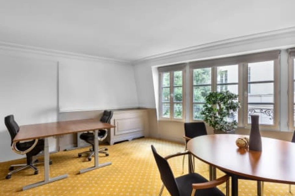 Signature - Paris, Georges V Bassano