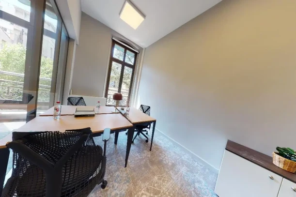 Bureau privé - 13006 - 3 postes - 1819€