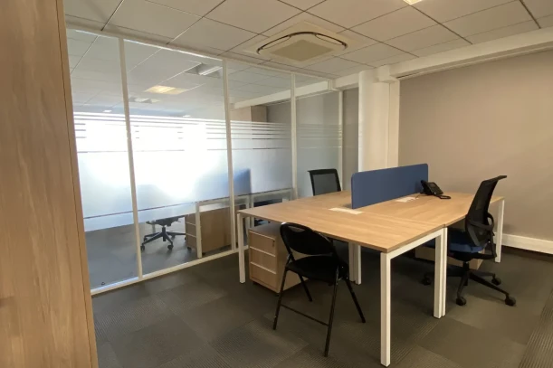 Bureau privé - 92000 - 3 postes - 945€