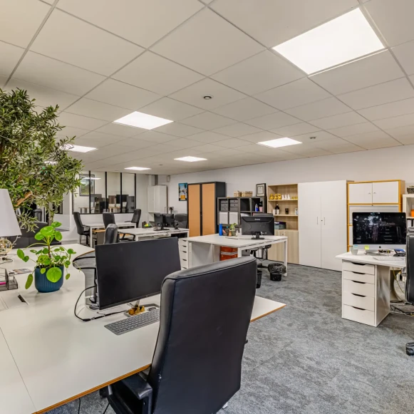 Open Space  20 postes Coworking Rue de Rochechouart Paris 75009 - photo 4