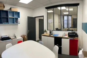 Espace indépendant - 92300 - 4 postes - 1075€