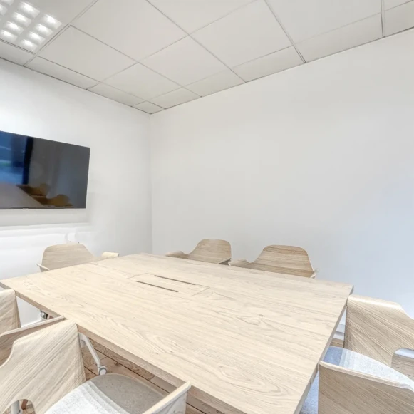 Bureau privé 20 m² 4 postes Location bureau Rue Guy Môquet Paris 75017 - photo 2