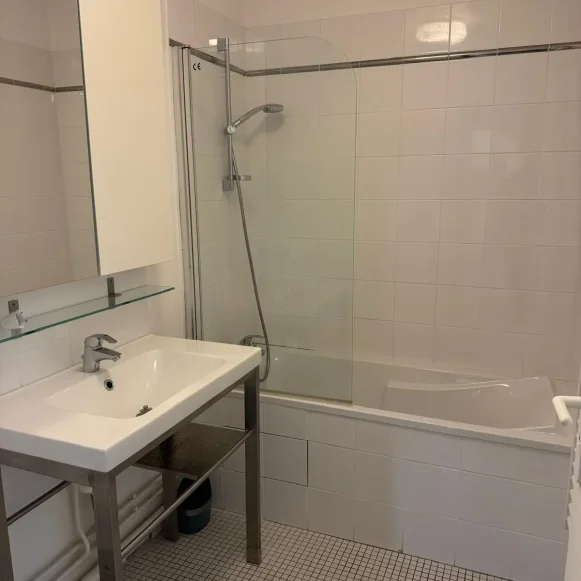 Espace indépendant 55 m² 6 postes Location bureau Rue du Faubourg Saint-Antoine Paris 75012 - photo 5