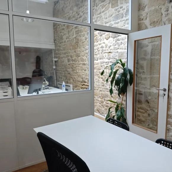 Bureau privé 33 m² 10 postes Coworking Rue Saint-Antoine Paris 75004 - photo 6