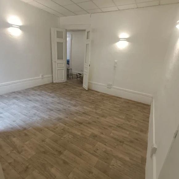 Bureau privé 21 m² 5 postes Location bureau Rue de Maguelone Montpellier 34000 - photo 2
