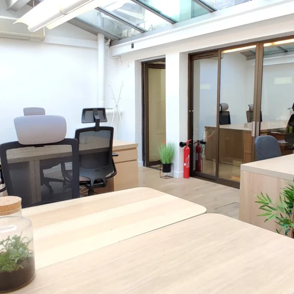 Espace indépendant 42 m² 7 postes Coworking Rue Massue Vincennes 94300 - photo 2