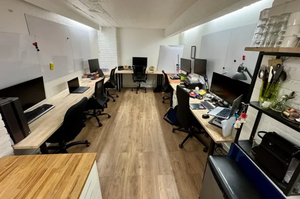 Bureau privé - 75018 - 6 postes - 750€