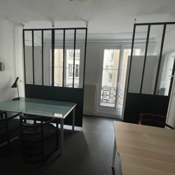 Espace indépendant 15 m² 3 postes Location bureau Rue Coquillière Paris 75001 - photo 1