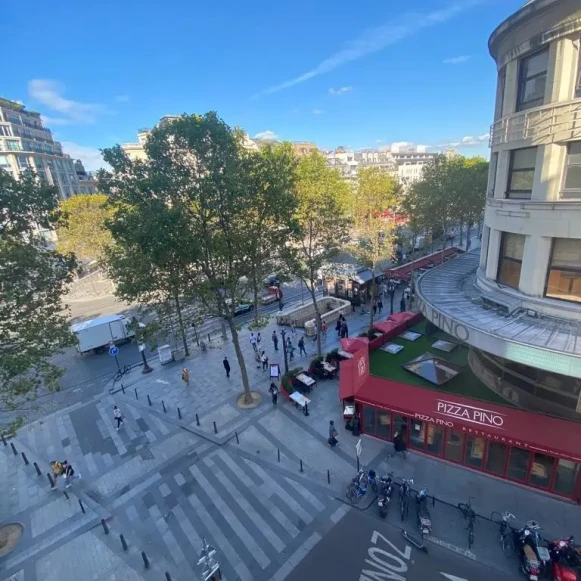 Bureau privé 25 m² 4 postes Location bureau Avenue des Champs-Élysées Paris 75008 - photo 4