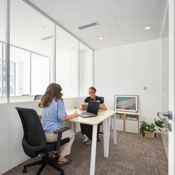 Bureau privé 10 m² 2 postes Coworking Rue Denis Papin Villeneuve-d'Ascq 59650 - photo 6