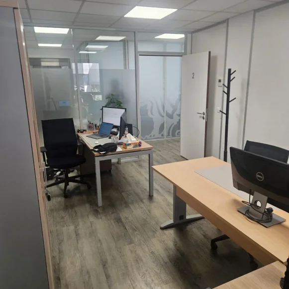 Bureau privé 18 m² 4 postes Location bureau Rue de Billancourt Boulogne-Billancourt 92100 - photo 4