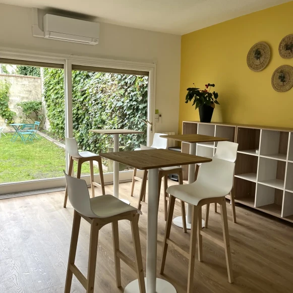 Bureau privé 12 m² 2 postes Location bureau Cours Saint-Louis Bordeaux 33300 - photo 5