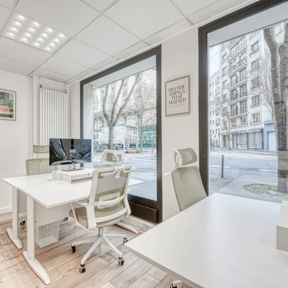 Espace indépendant 180 m² 28 postes Location bureau Rue Guy Môquet Paris 75017 - photo 9