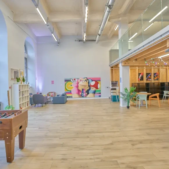 Bureau privé 15 m² 5 postes Coworking Cour des Cigarières Strasbourg 67000 - photo 6