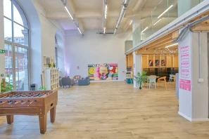 Open Space - 67000 - 1 poste - 250€