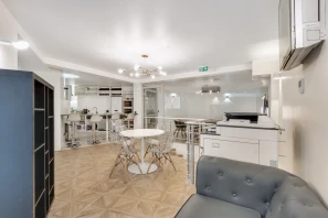 Bureau privé - 75014 - 3 postes - 1600€