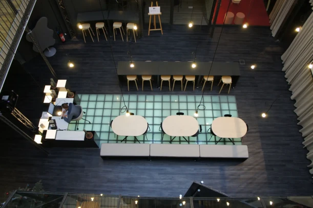 Bureau privé - 75010 - 5 postes - 2000€