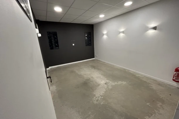 Bureau privé - 33130 - 5 postes - 950€