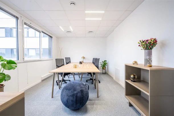 Open Space - 35170 - 4 postes - 190€