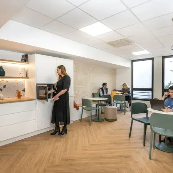 Espace indépendant 480 m² 76 postes Location bureau Rue de Monceau Paris 75008 - photo 1