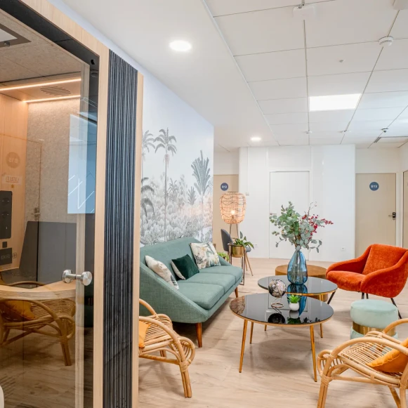 Bureau privé 9 m² 2 postes Coworking Boulevard du Grand Cerf Poitiers 86000 - photo 4