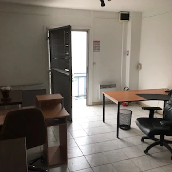 Bureau privé 9 m² 2 postes Location bureau Rue Royale Yerres 91330 - photo 3