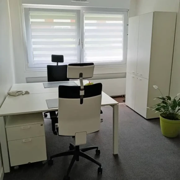 Bureau privé 14 m² 3 postes Coworking Boulevard Vincent Gâche Nantes 44200 - photo 3