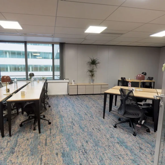 Bureau privé 42 m² 11 postes Location bureau Boulevard Gallieni Issy-les-Moulineaux 92130 - photo 1