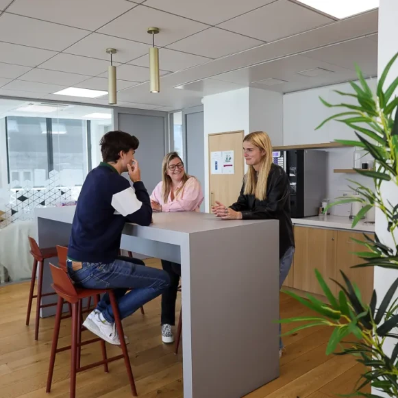 Bureau privé 28 m² 7 postes Coworking Rue Saint-Fiacre Paris 75002 - photo 1