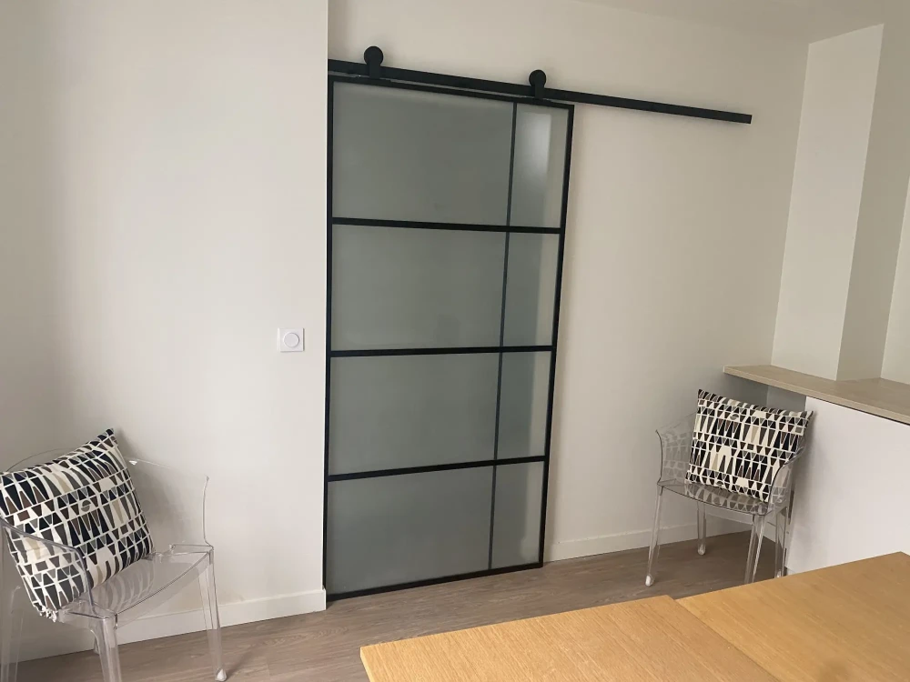 Bureau privé - 75006 - 3 postes - 1250€