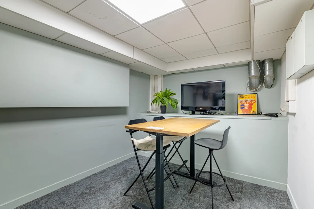 Bureau privé - 75009 - 4 postes - 2000€