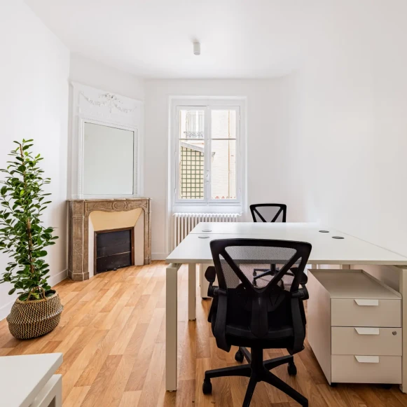 Bureau privé 20 m² 4 postes Location bureau Rue Michel Ange Paris 75016 - photo 3