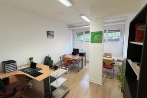 Bureau privé - 93100 - 4 postes - 895€