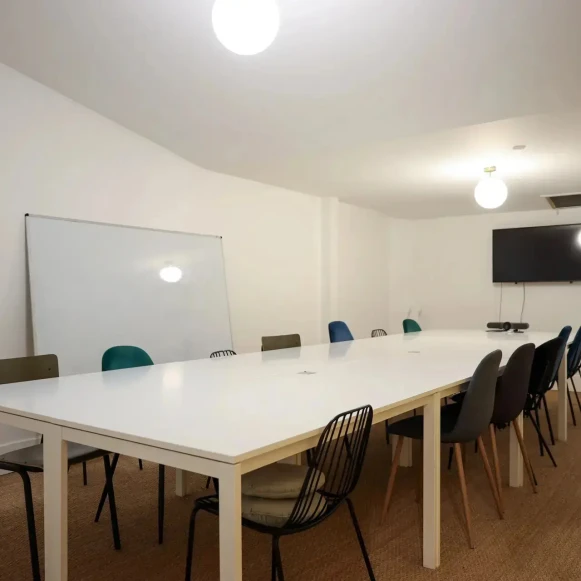 Bureau privé 21 m² 6 postes Location bureau Boulevard de Strasbourg Paris 75010 - photo 7