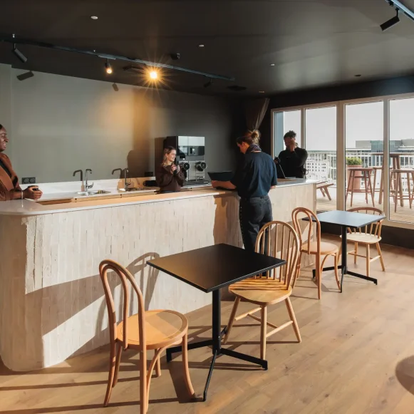 Open Space  12 postes Location bureau Rue Stephenson Montigny-le-Bretonneux 78180 - photo 5