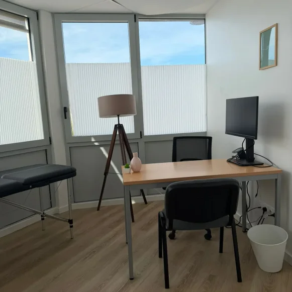 Bureau privé 10 m² 1 poste Location bureau Rue Théophile Gautier Le Bouscat 33110 - photo 3