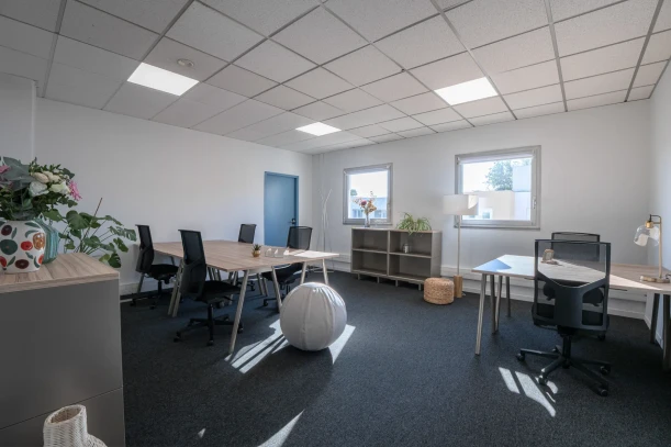Bureau privé - 33600 - 6 postes - 1588€