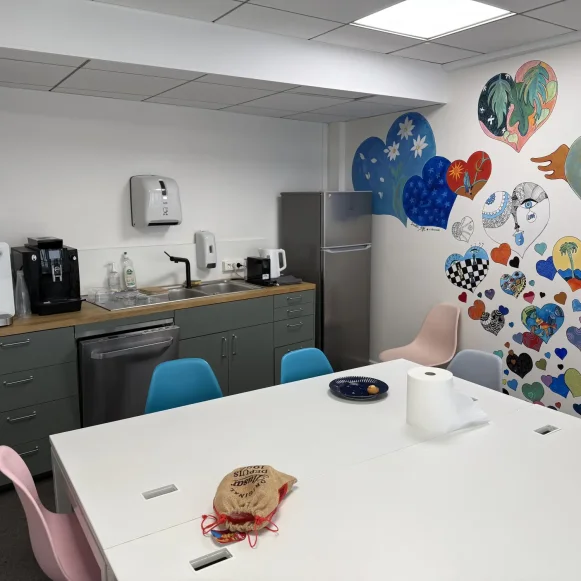 Bureau privé 15 m² 3 postes Location bureau Rue du Faubourg Montmartre Paris 75009 - photo 6