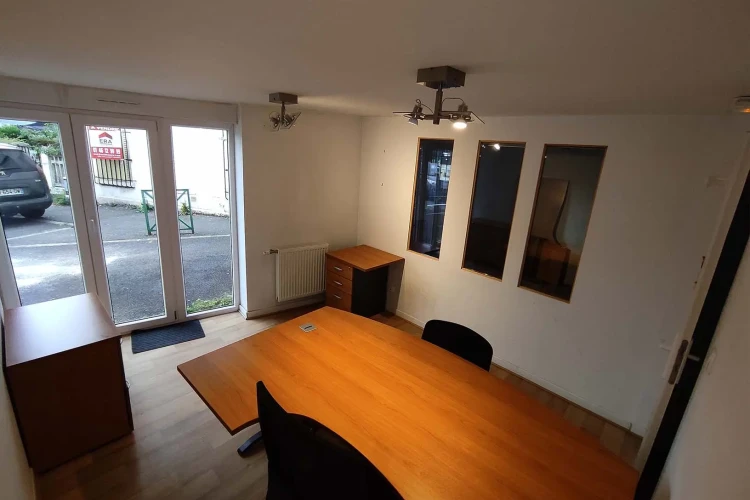 Espace indépendant - 92240 - 12 postes - 2000€