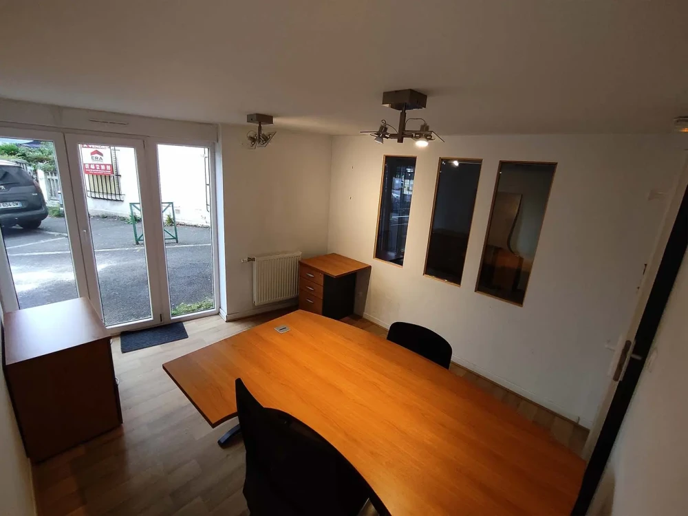 Espace indépendant - 92240 - 12 postes - 2000€