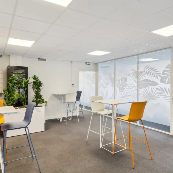 Bureau privé 30 m² 8 postes Coworking Boulevard Vincent Gâche Nantes 44200 - photo 3