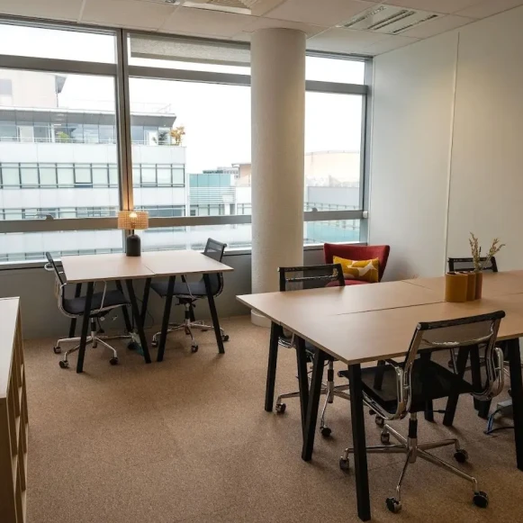 Bureau privé 9 m² 3 postes Coworking Rue Pleyel Saint-Denis 93200 - photo 1