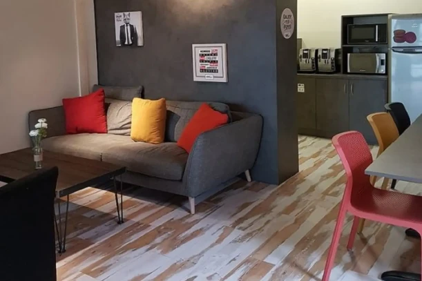 Bureau privé - 81150 - 3 postes - 760€