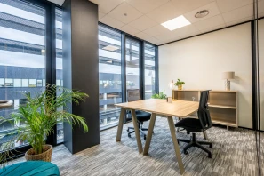 Bureau privé - 33700 - 2 postes - 926€