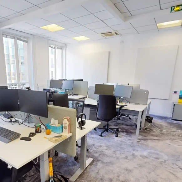 Espace indépendant 280 m² 40 postes Location bureau Rue Saint-Lazare Paris 75009 - photo 1